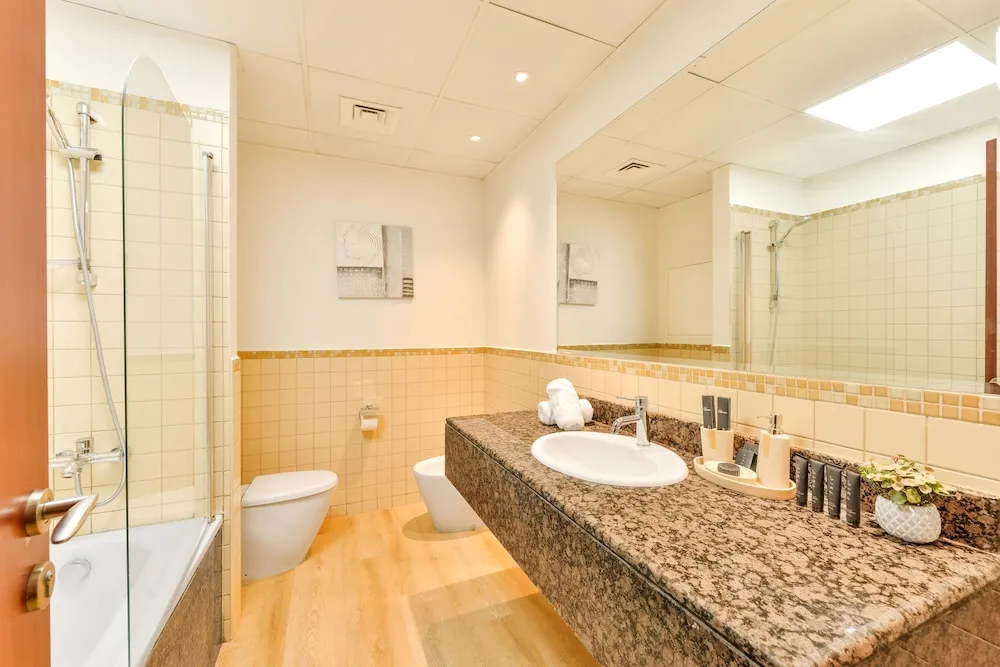 Deluxe 1BR Apartment - Marina View