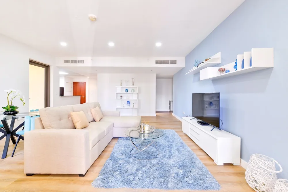 Deluxe 1BR Apartment - Marina View