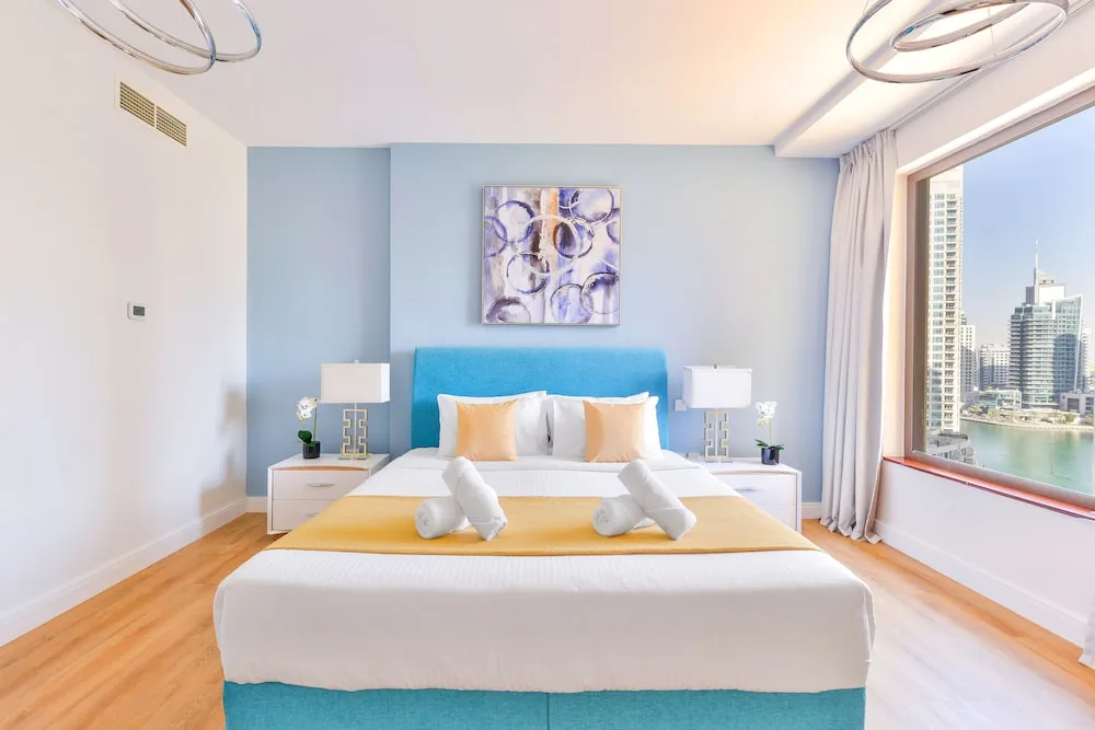 Deluxe 1BR Apartment - Marina View