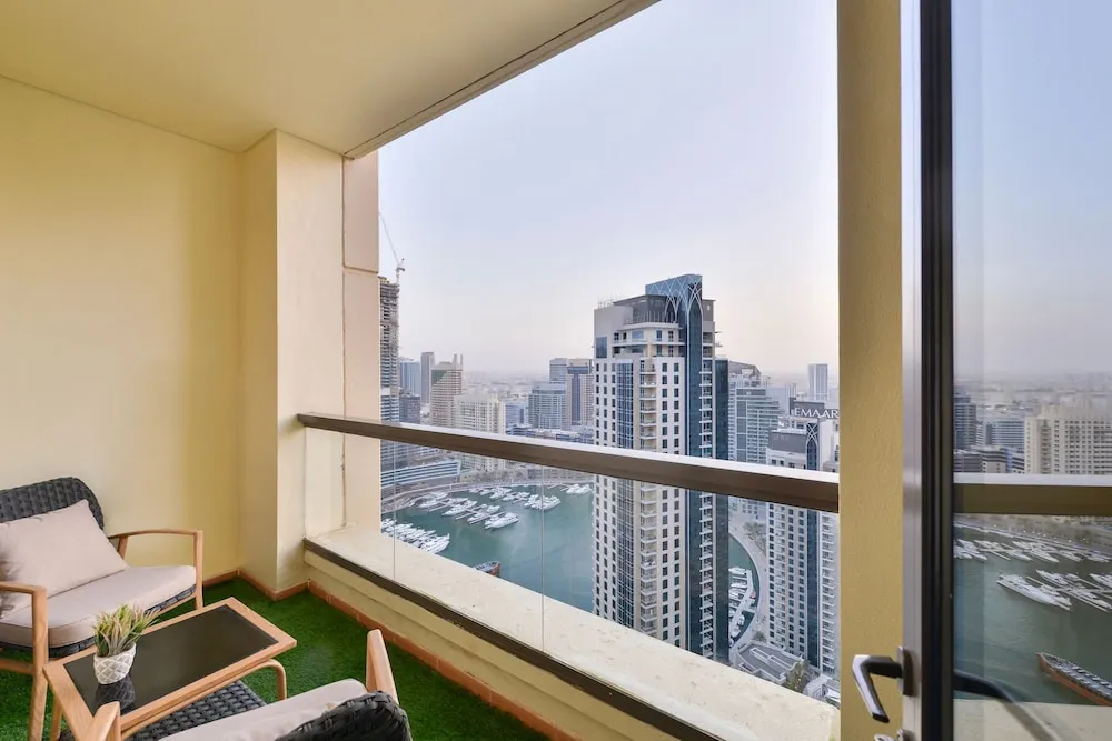 Deluxe 2BR Apartment - Marina View