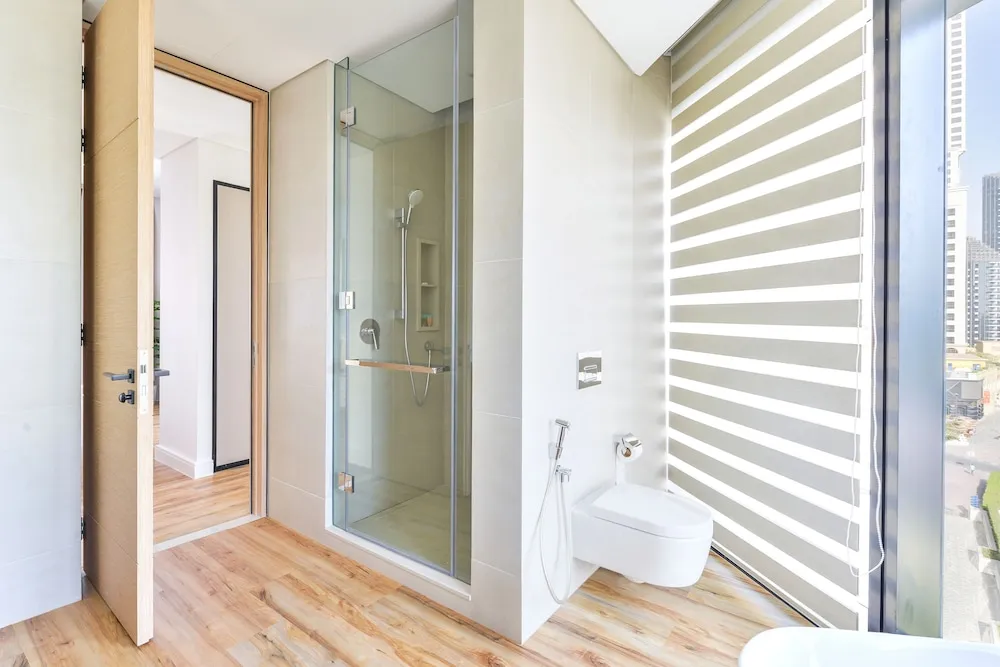 Deluxe 3BR Apartment and maids room - Sea View