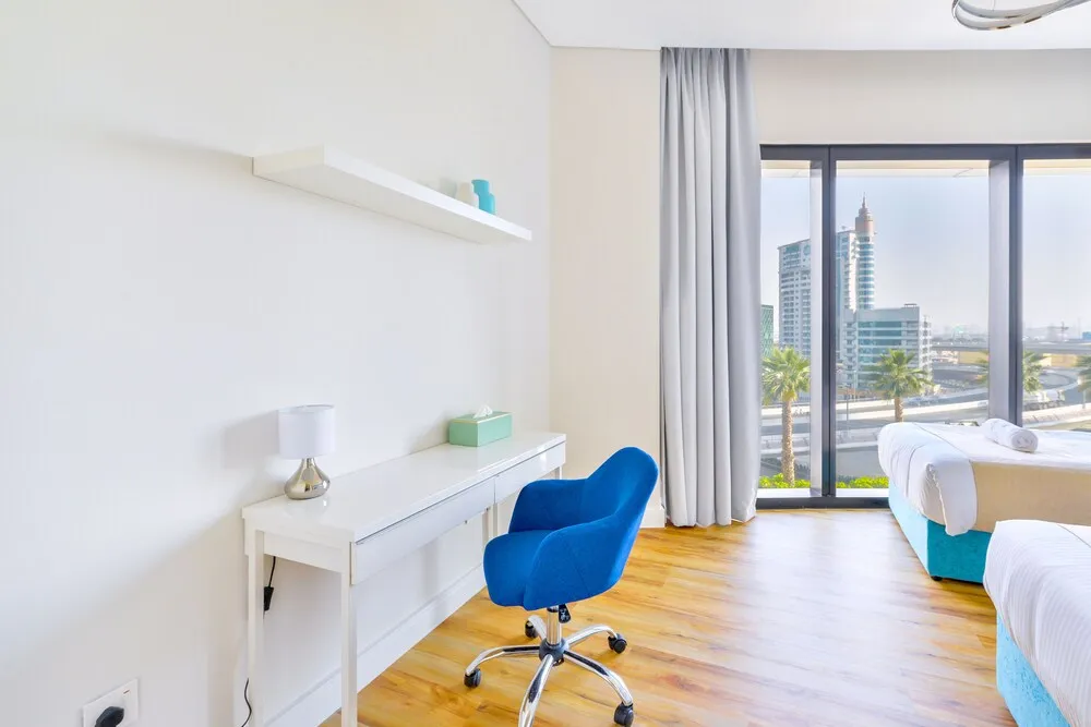 Deluxe 3BR Apartment and maids room - Sea View