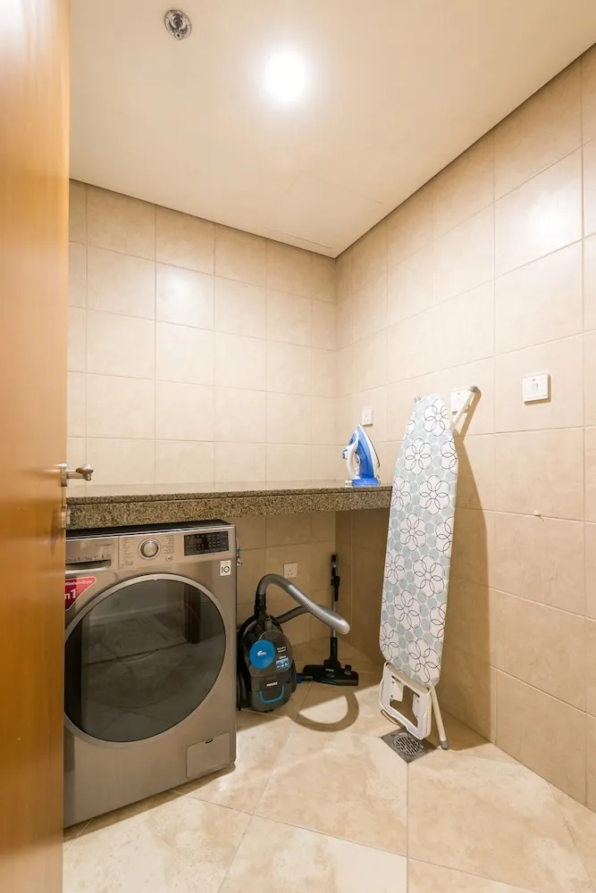 Deluxe 2BR Apartment