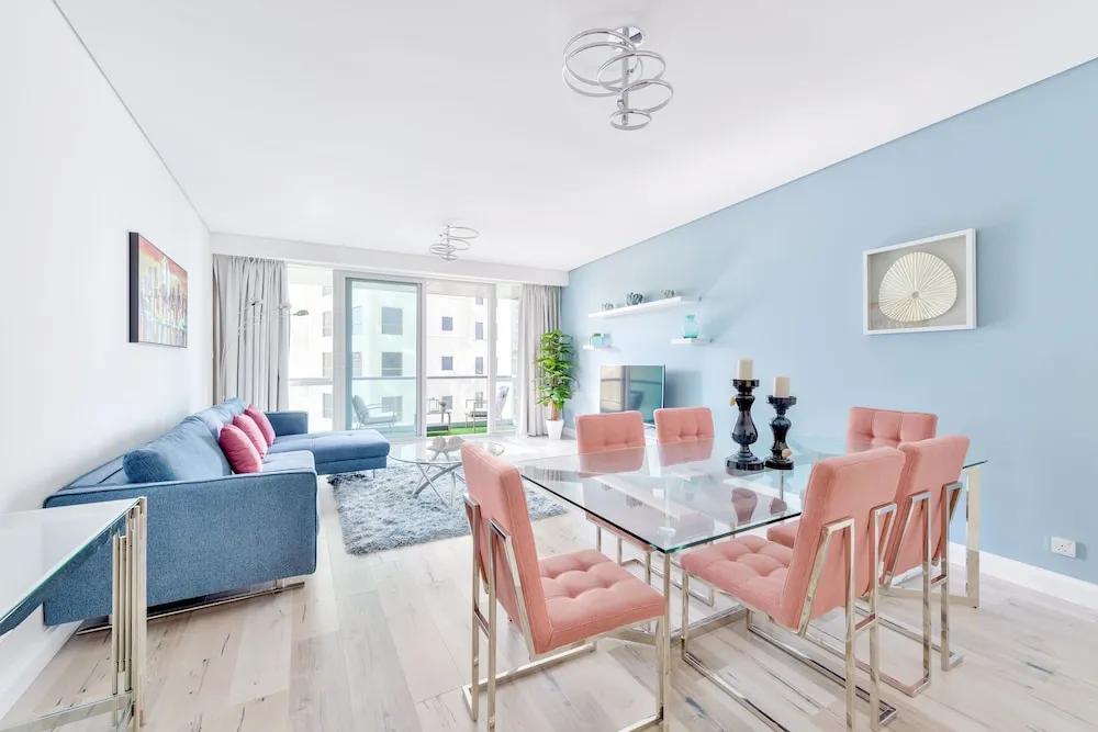 Deluxe 2BR Apartment