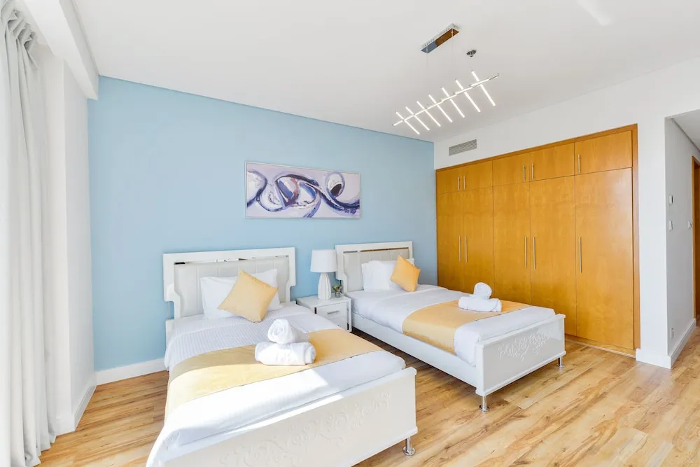 Deluxe 3BR Apartment plus maids room