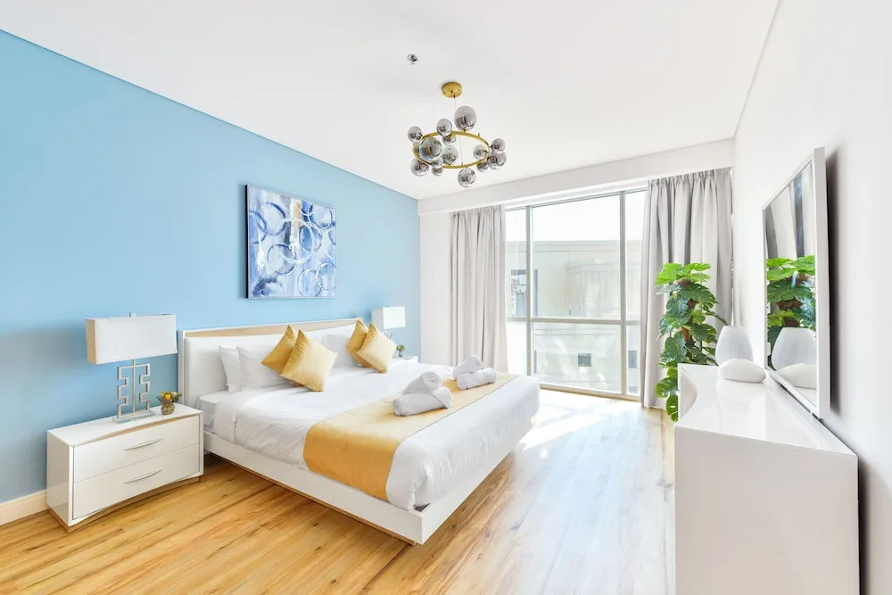 Deluxe 3BR Apartment plus maids room