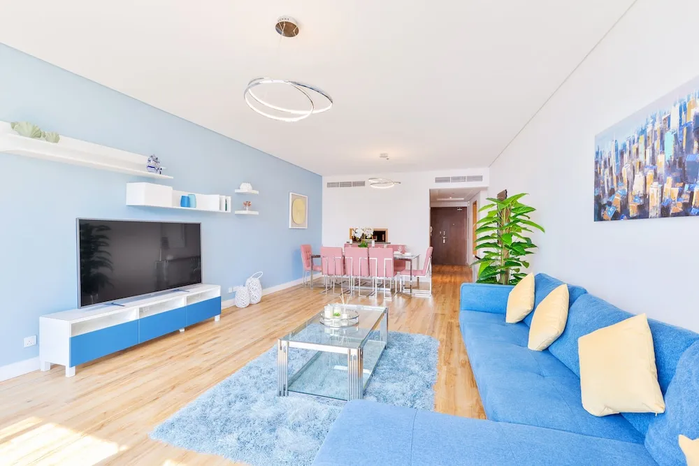 Deluxe 3BR Apartment plus maids room