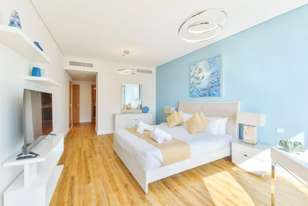 Deluxe 3BR Apartment plus maids room