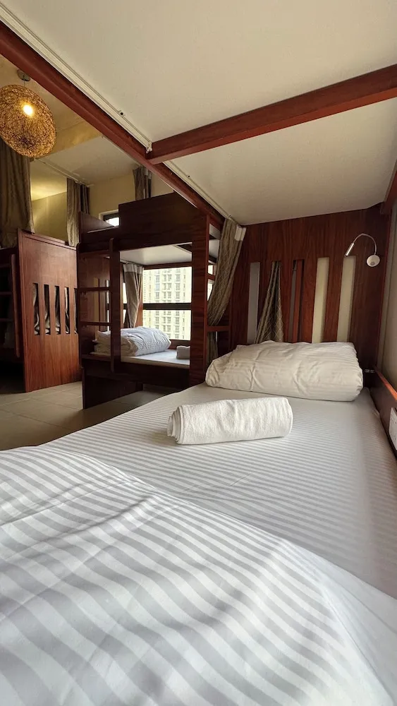 Comfort Ortak Ranzalı Oda, Şehir Manzaralı