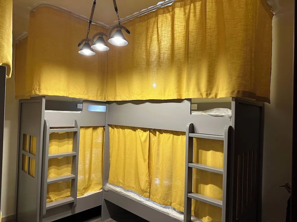 Deluxe Ortak Ranzalı Oda, Şehir Manzaralı