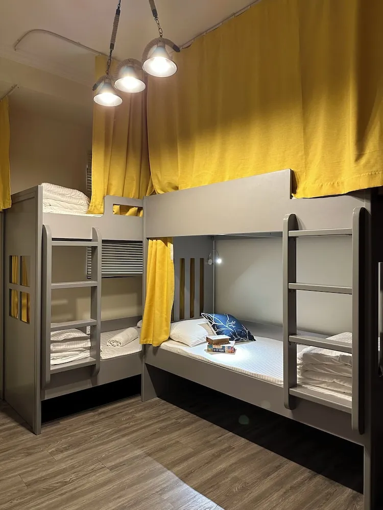 Deluxe Ortak Ranzalı Oda, Şehir Manzaralı