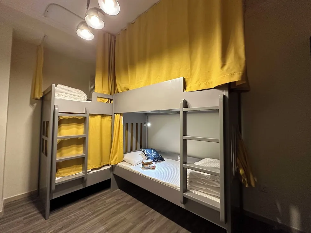 Deluxe Ortak Ranzalı Oda, Şehir Manzaralı