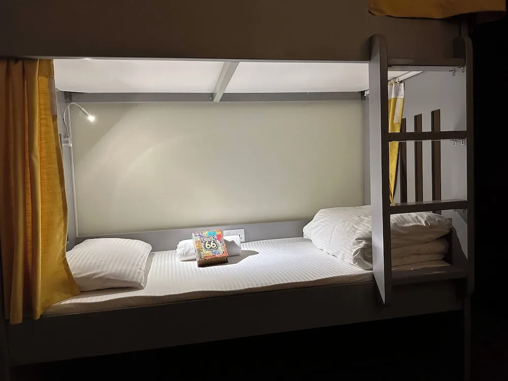 Deluxe Ortak Ranzalı Oda, Şehir Manzaralı