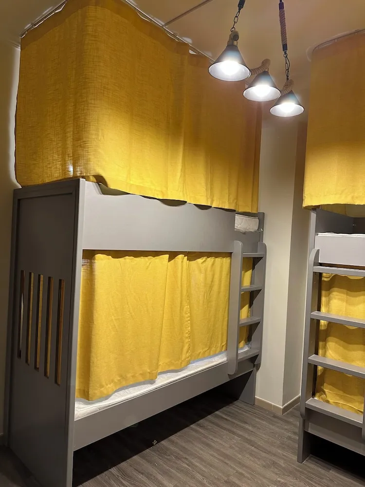 Deluxe Ortak Ranzalı Oda, Şehir Manzaralı