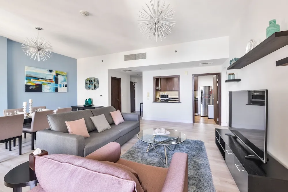 Deluxe 2BR Apartment