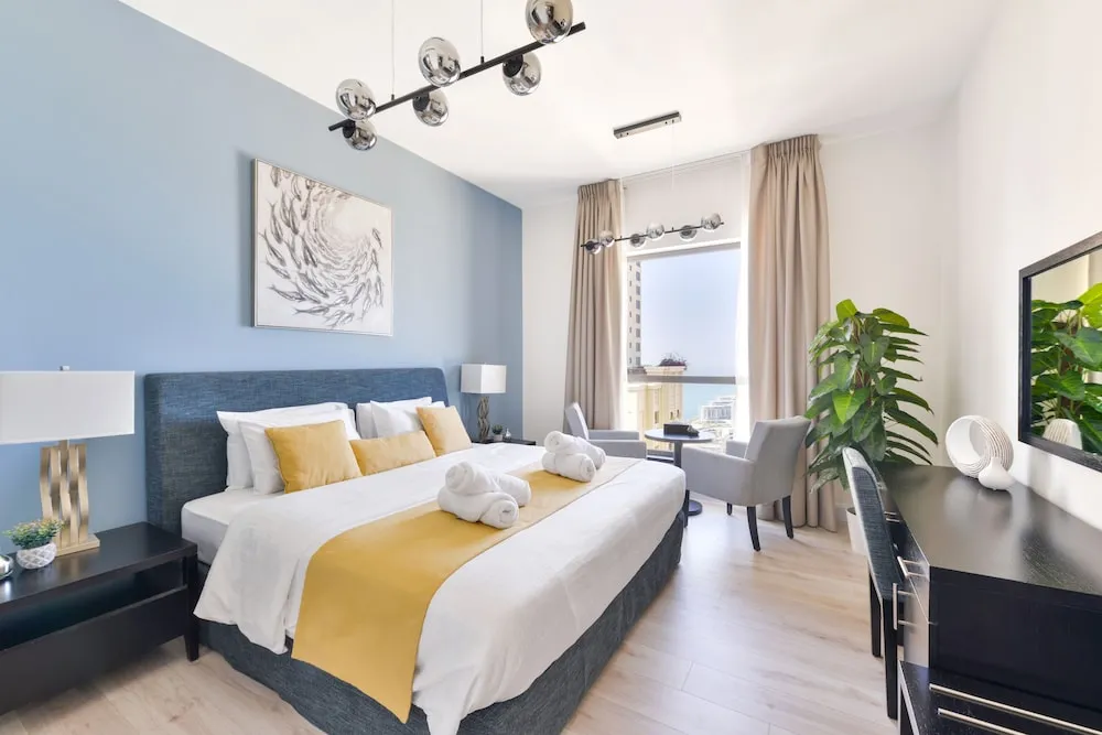 Deluxe 2BR Apartment