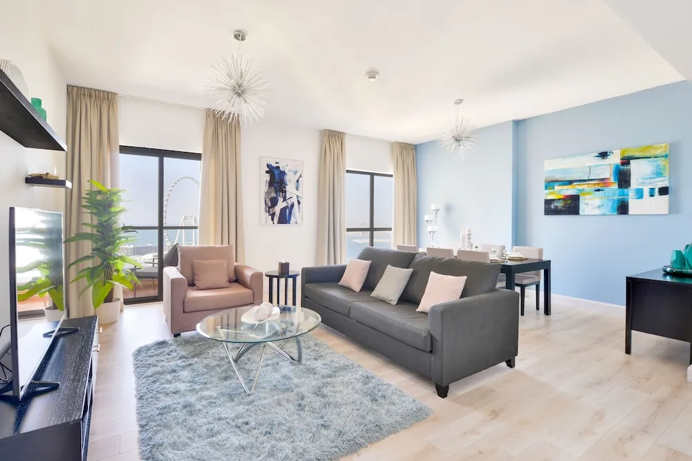 Deluxe 2BR Apartment