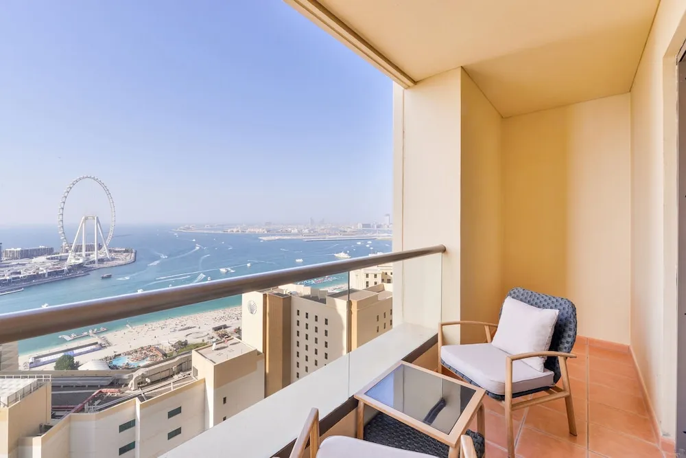 Deluxe 2BR Apartment