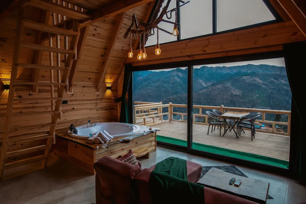 Deluxe Dört Kişilik Oda, Deniz Manzaralı