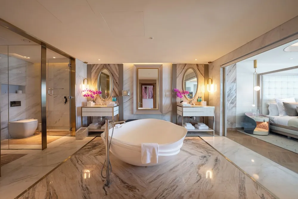 EPIC Three-Bedroom Pool Party Suite with XL Pool