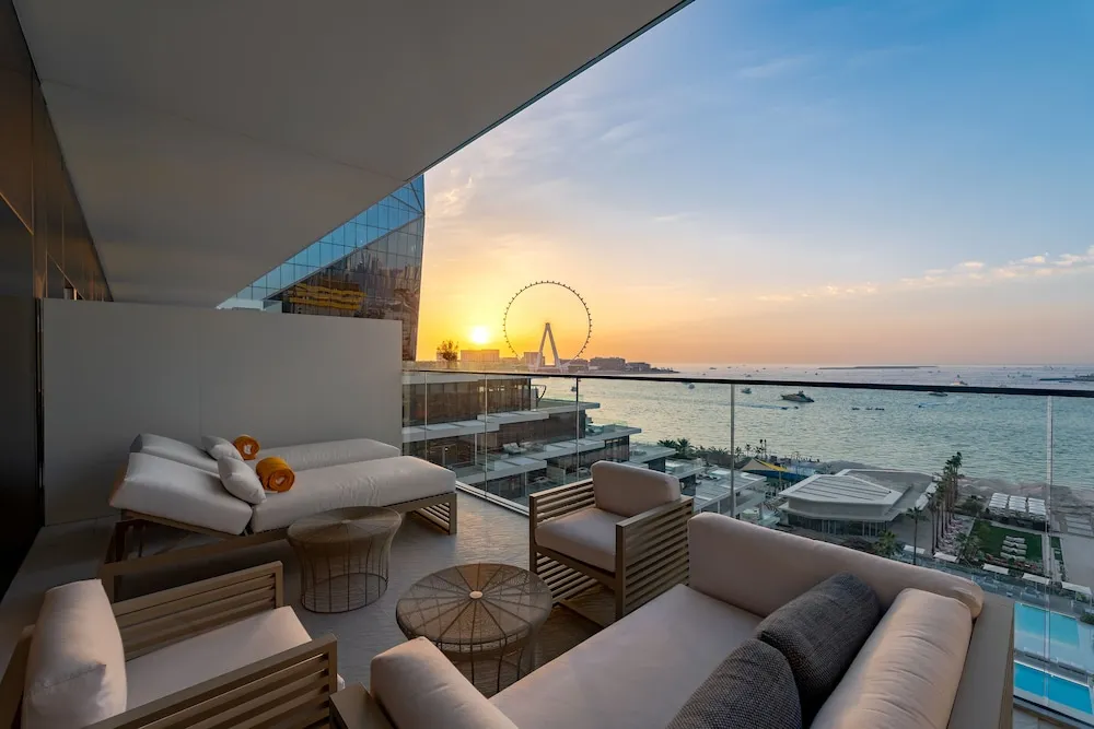 Luxury Oda