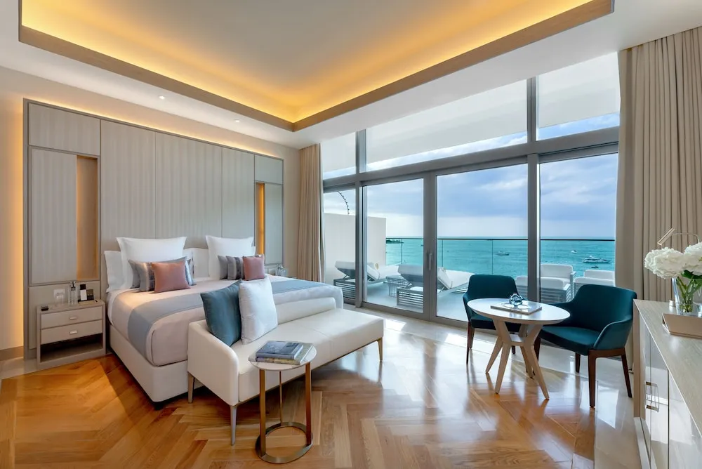 Luxury Oda