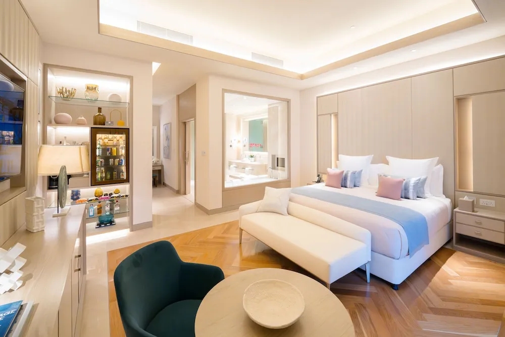 Luxury Oda