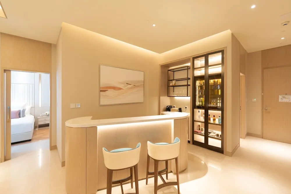 Gorgeous One Bedroom Suite