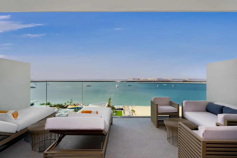 Gorgeous One Bedroom Suite