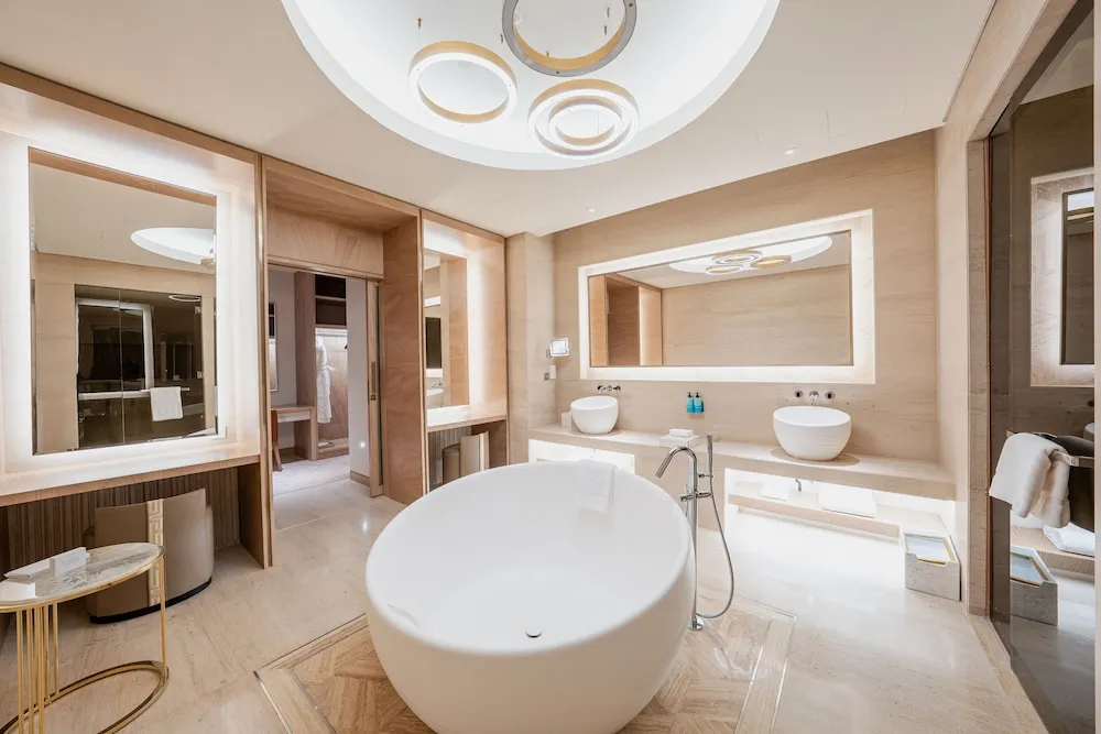 Incredible Suite with XL Pool