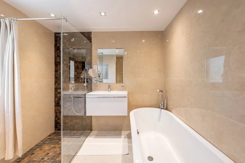 Exclusive Apart Daire, 3 Yatak Odası, Deniz Manzaralı, Denize Sıfır