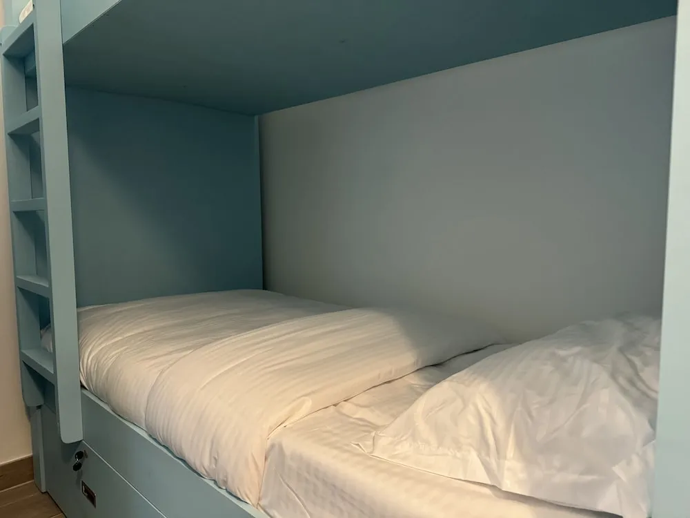 Deluxe Ortak Ranzalı Oda