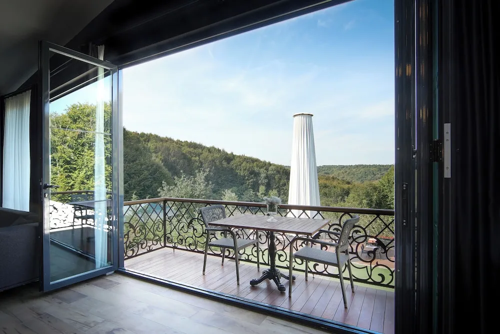 Luxury Tek Büyük veya İki Ayrı Yataklı Oda, Balkon, Vadi Manzaralı