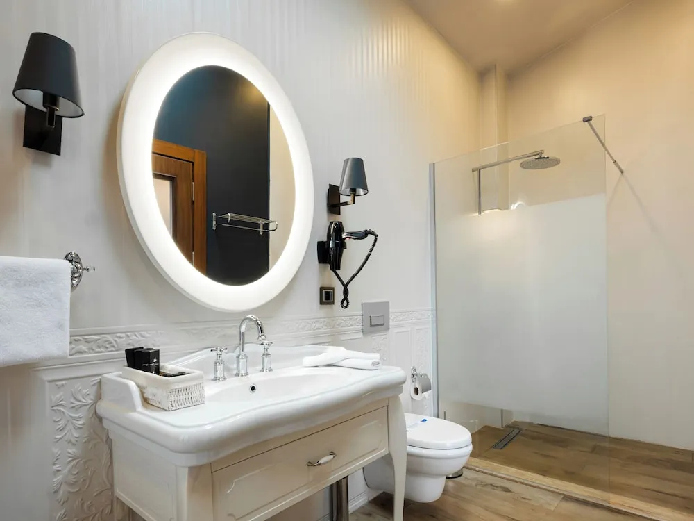 Luxury Tek Büyük veya İki Ayrı Yataklı Oda, Balkon, Vadi Manzaralı