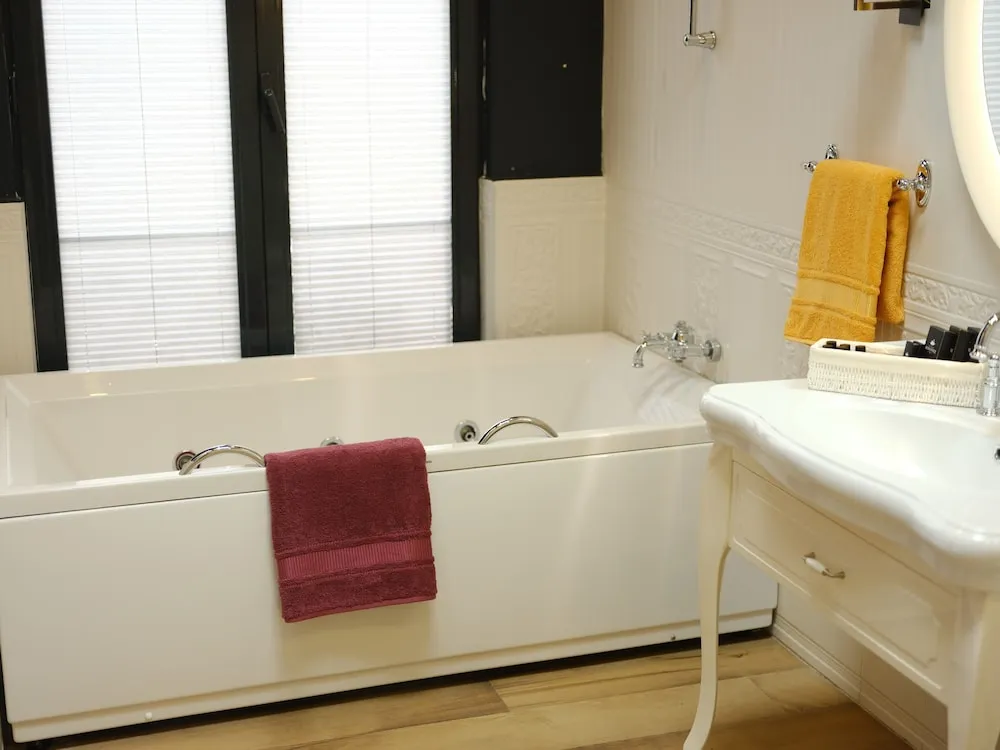 Luxury Tek Büyük veya İki Ayrı Yataklı Oda, Balkon, Vadi Manzaralı