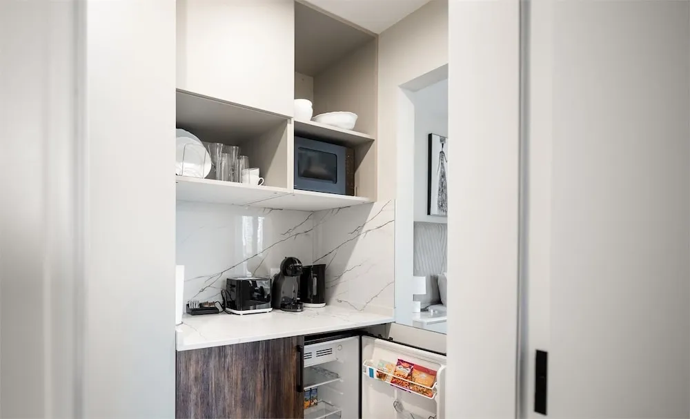 Stüdyo, Havuz Manzaralı