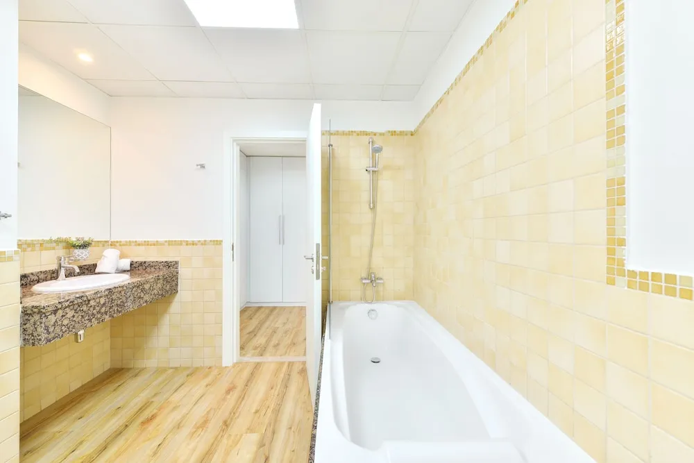 Deluxe 2BR Apartment