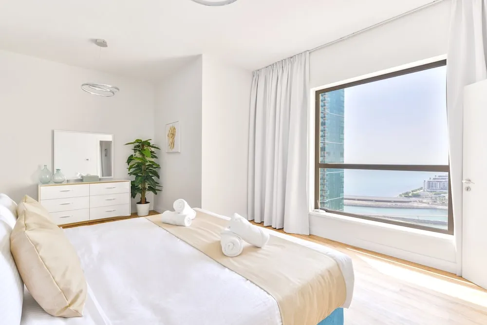 Deluxe 2BR Apartment