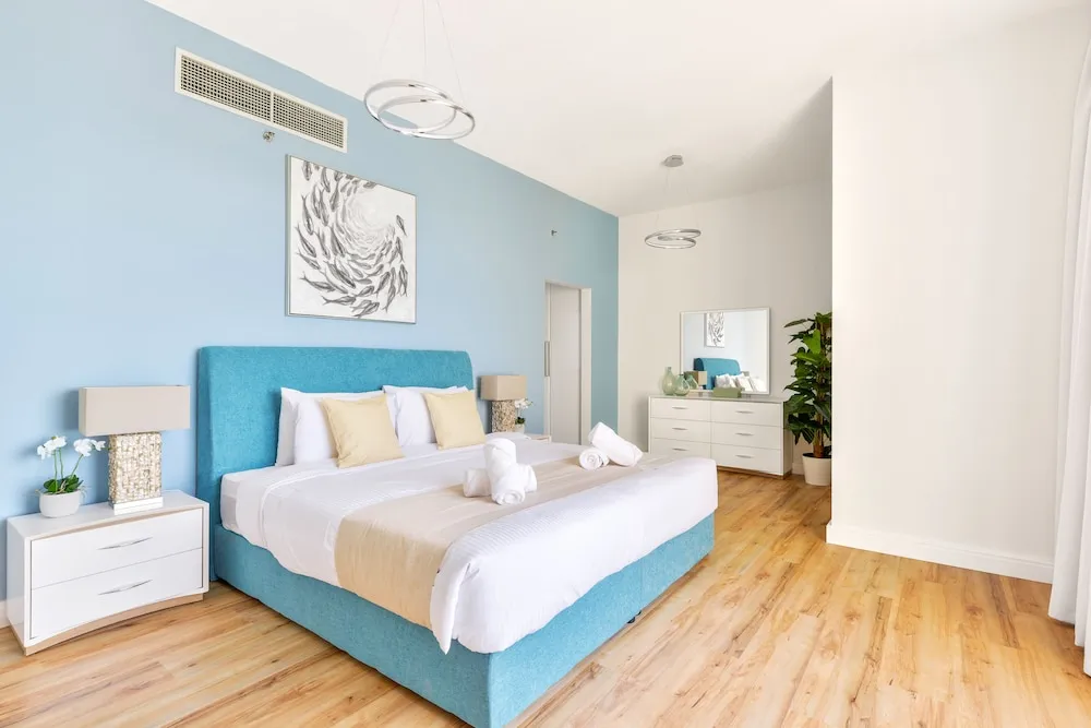 Deluxe 2BR Apartment