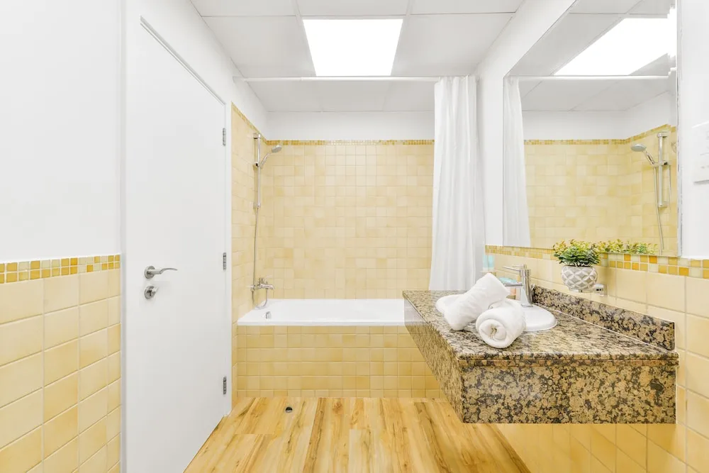 Deluxe 2BR Apartment