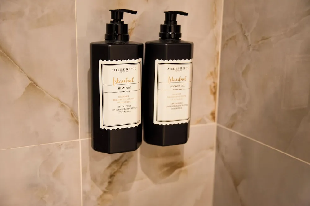 Superior Tek Büyük Yataklı Oda, Kısmi Deniz Manzaralı