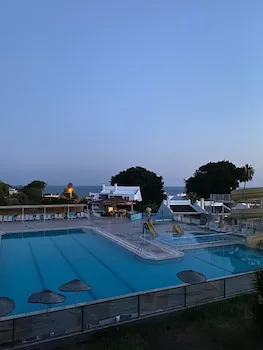 BLACKSTONE BEACH HOTEL