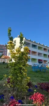 BLACKSTONE BEACH HOTEL