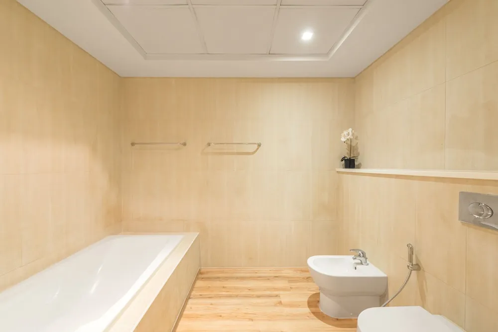 Deluxe 2BR Apartment plus maids room - Sea View