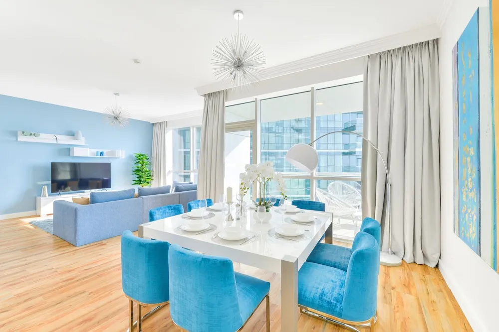 Deluxe 2BR Apartment plus maids room - Sea View