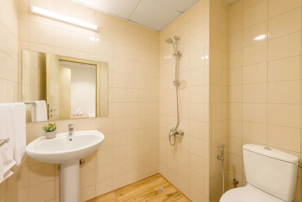 Deluxe 2BR Apartment plus maids room - Sea View