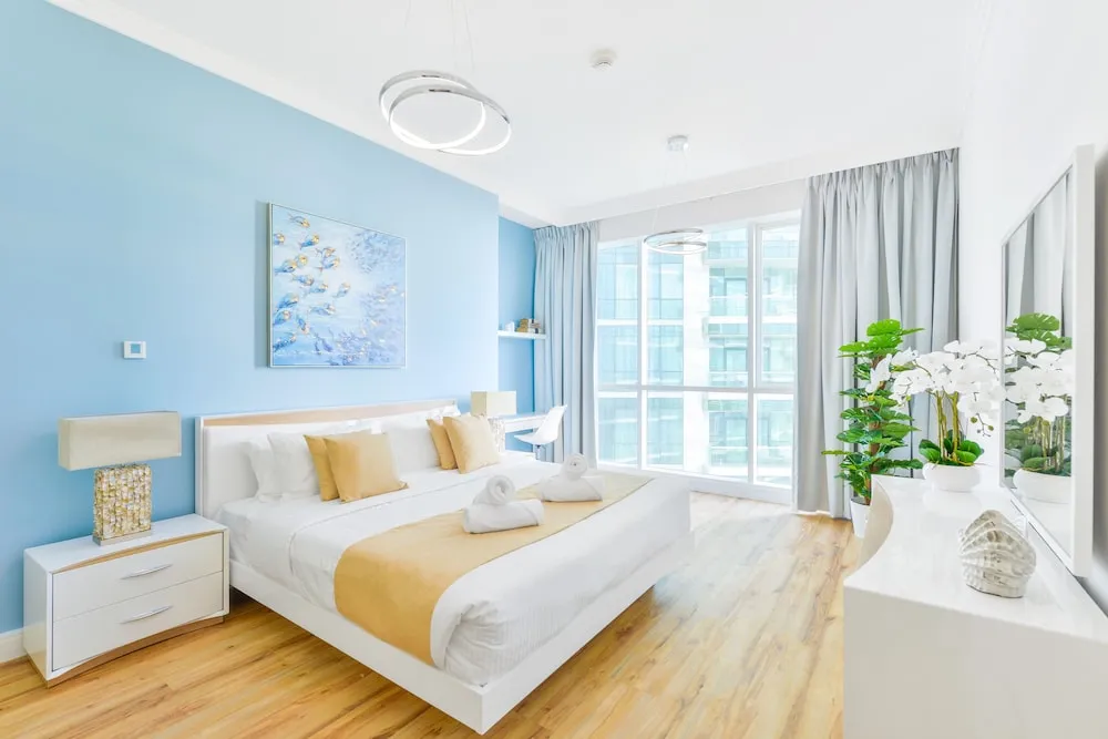 Deluxe 2BR Apartment plus maids room - Sea View