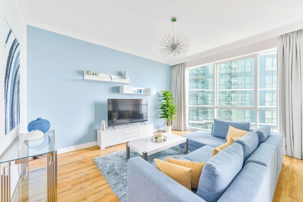 Deluxe 2BR Apartment plus maids room - Sea View