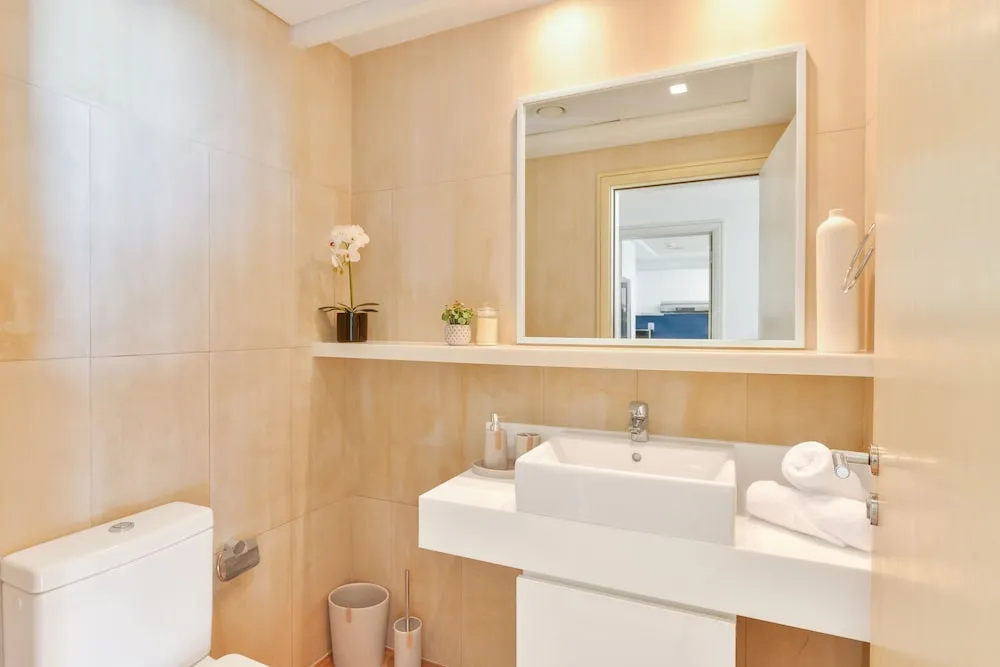 Deluxe 2BR Apartment plus maids room - Sea View