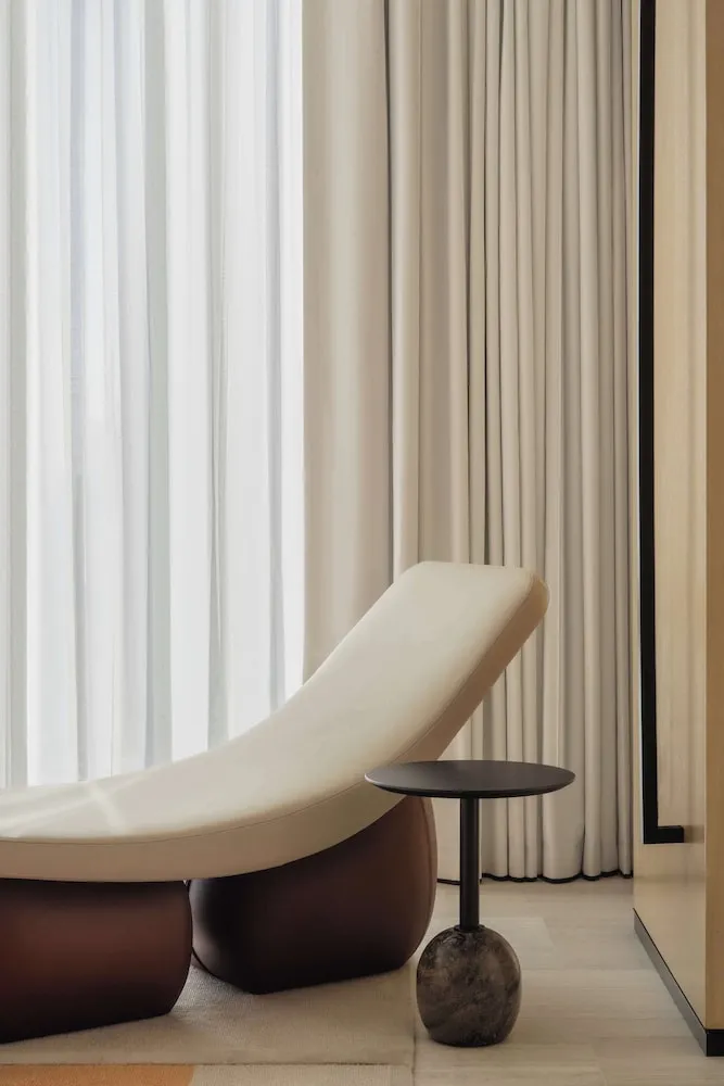 SIRO Recovery Suite - personal training session with recovery massage